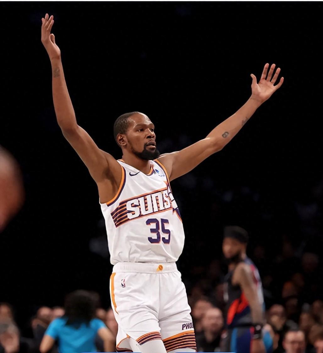 在线试玩游戏包含杜兰特连续七场比赛得分超过势不可挡，皇家马德里挑战极限！的词条