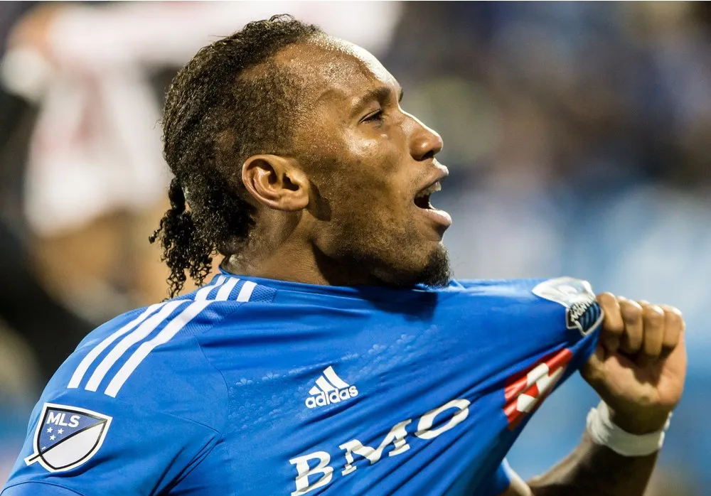 最新游戏免费下载德罗巴回归赛场,突破纪录首场状态亮眼,掘金观众沸腾!(德罗巴进了多少球)